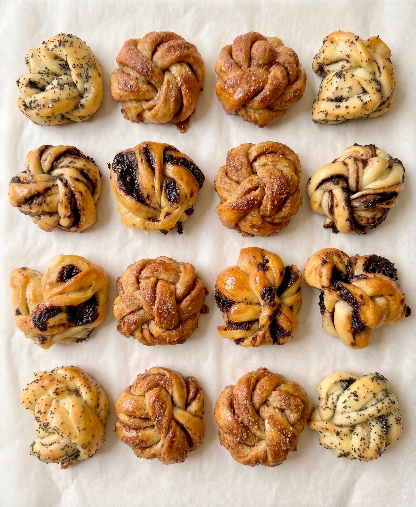 Box of Mini Babka rolls (A dozen)